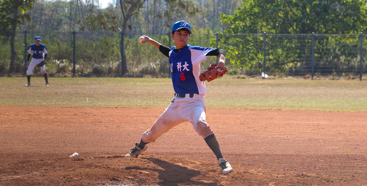 虎尾先發洪健瑋主投六又2/3局，燃燒109球，飆6次三振。攝/陳俊廷