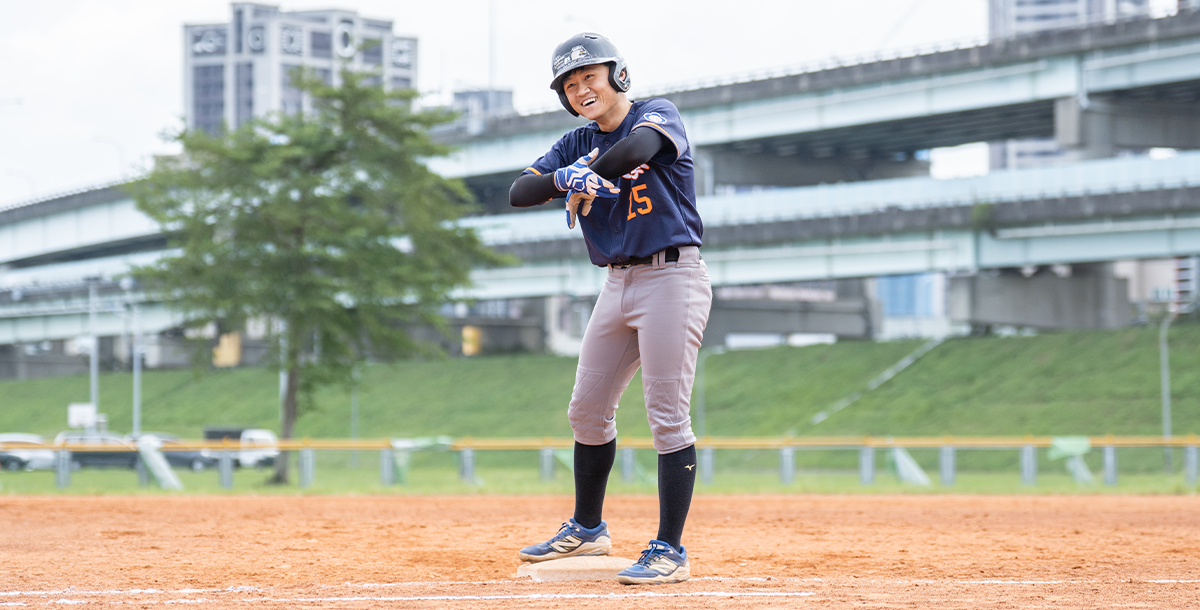 政大隊長吳庭宇今日打擊表現亮眼,同時也扮演隊上的開心果,凝聚球隊士氣。