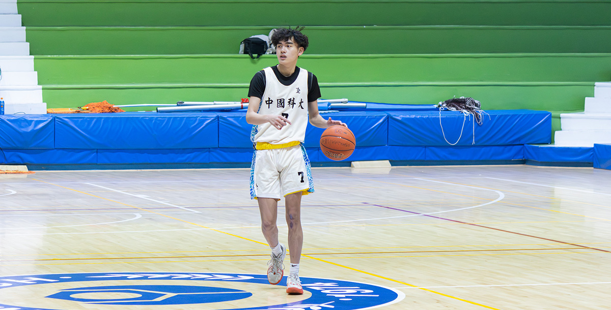 中國科大鄭博陽攻下16分，扮演追分要角。攝/周依柔