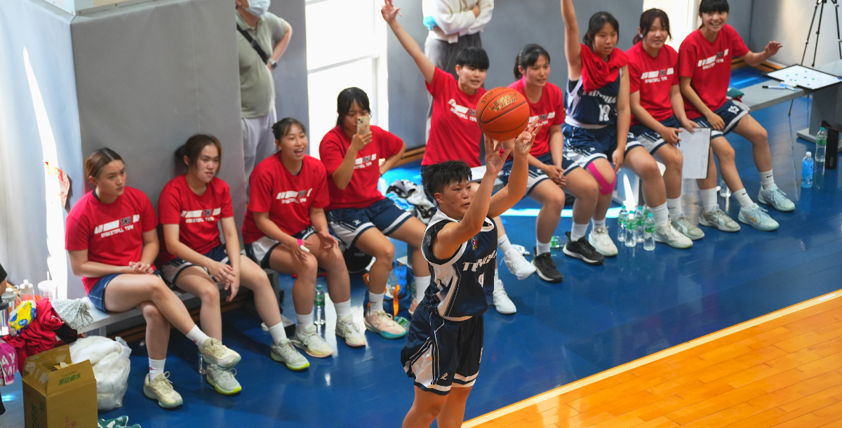 東海隊長鄒旻儒多次穩住節奏帶動團隊，共攻下13分。攝／施浚璿