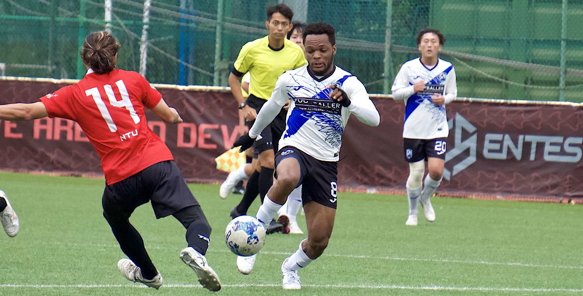 中興在延長賽中多次射門，可惜未能入網。攝/孫千筑