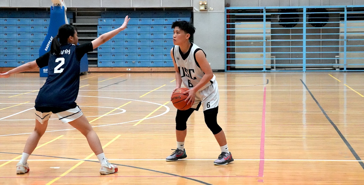 實踐隊長池善瑛(白)投進6顆三分球，攻下全場最高29分。攝/李亭葳
