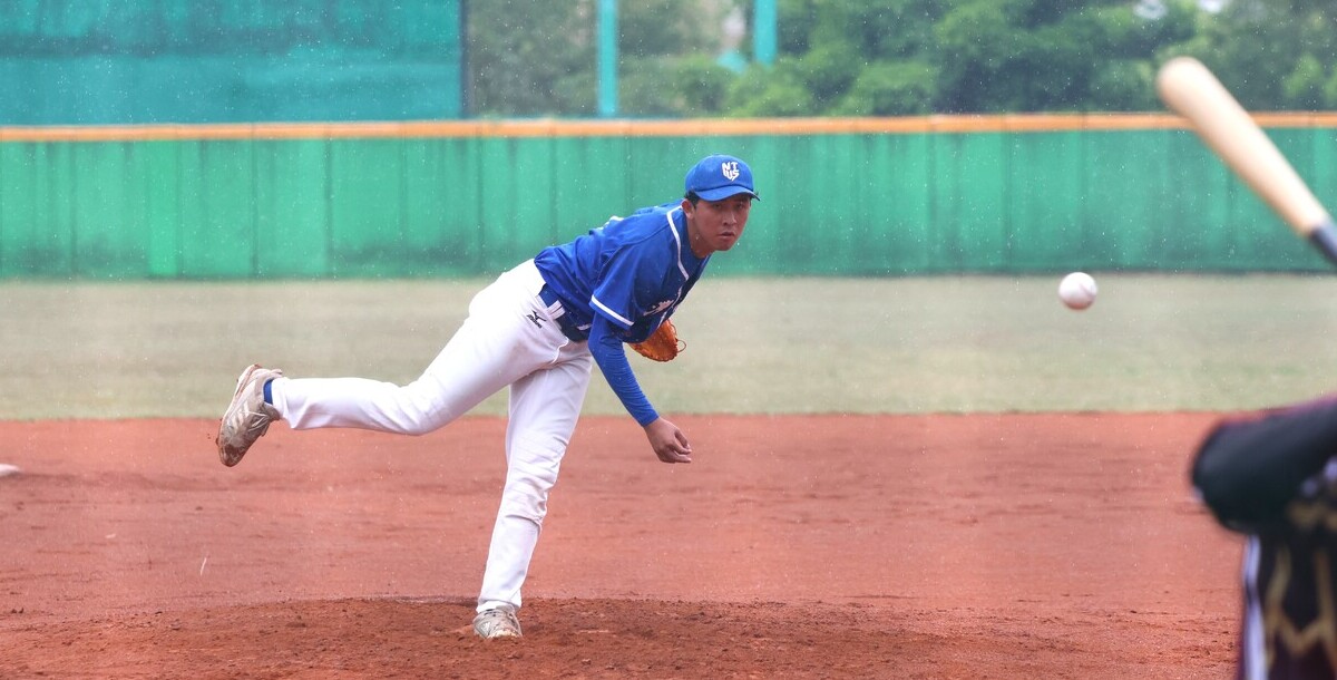 臺體隊長吳承翰擔任今日先發投手，主投2局失1分送出2次三振。攝/林巧晨