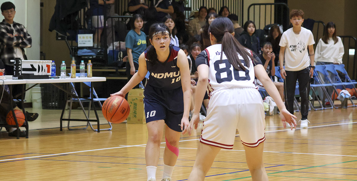 國防醫(深)與臺師大一路互咬比數。