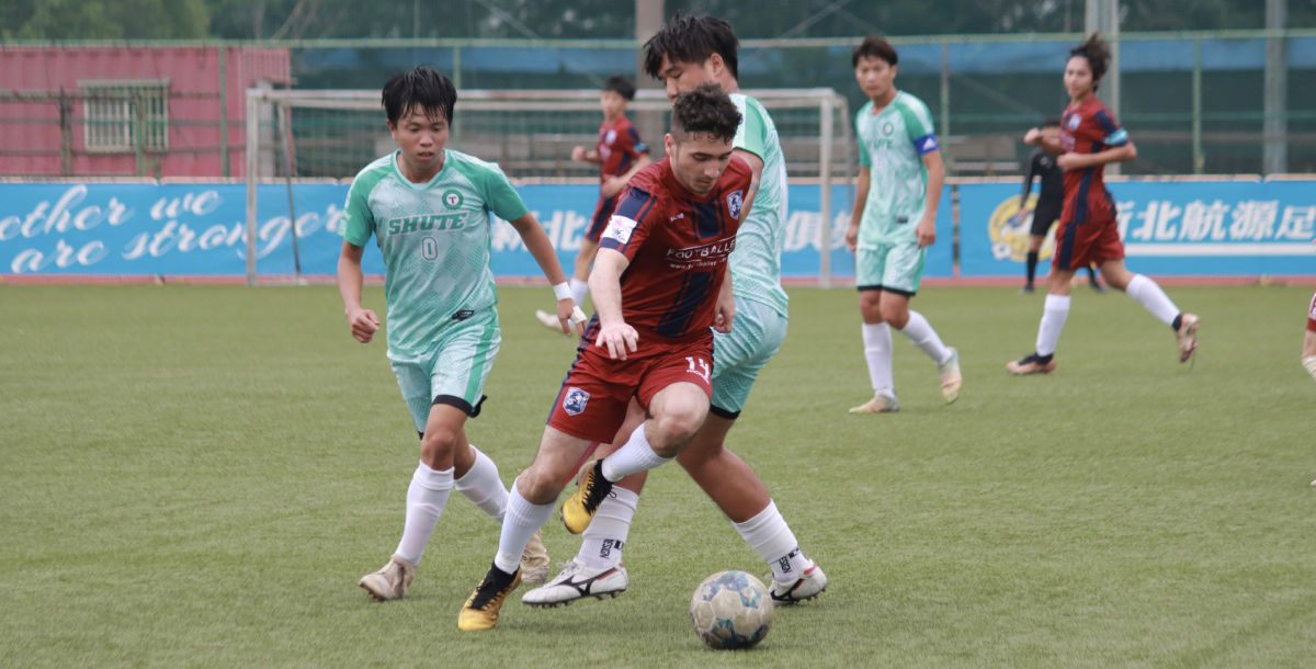 中興樹德開場即陷拉鋸戰。攝/陳雅涵