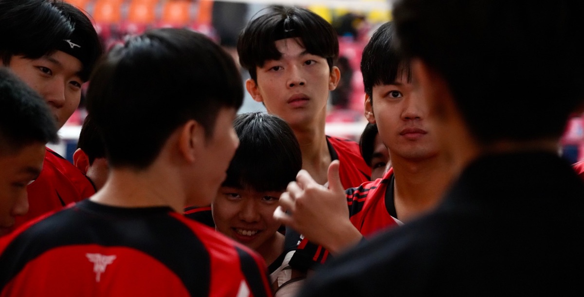 教練戰術指導時間。攝/謝宇倫