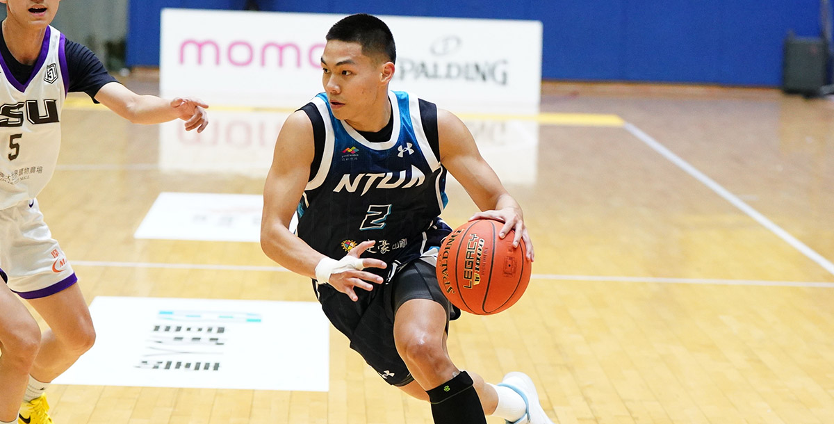 臺灣藝大主控王威翔傳出5次助攻，外帶4抄截。攝/大專體總