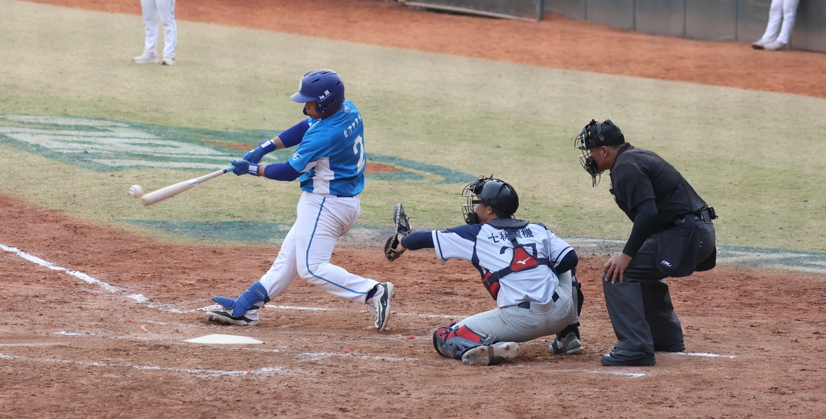 東大林承恩今日擊出兩支安打，包辦兩分打點。攝/陳彥甄