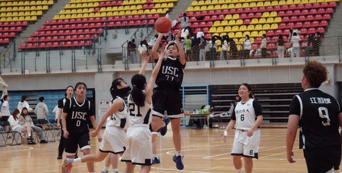 實踐團隊今日表現佳,進攻多點開花、撕裂對手防線。攝/廖芸萱