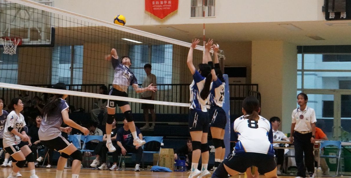 朝陽科大邱思捷四號位重扣，多次造成對手威脅。攝/廖芸萱