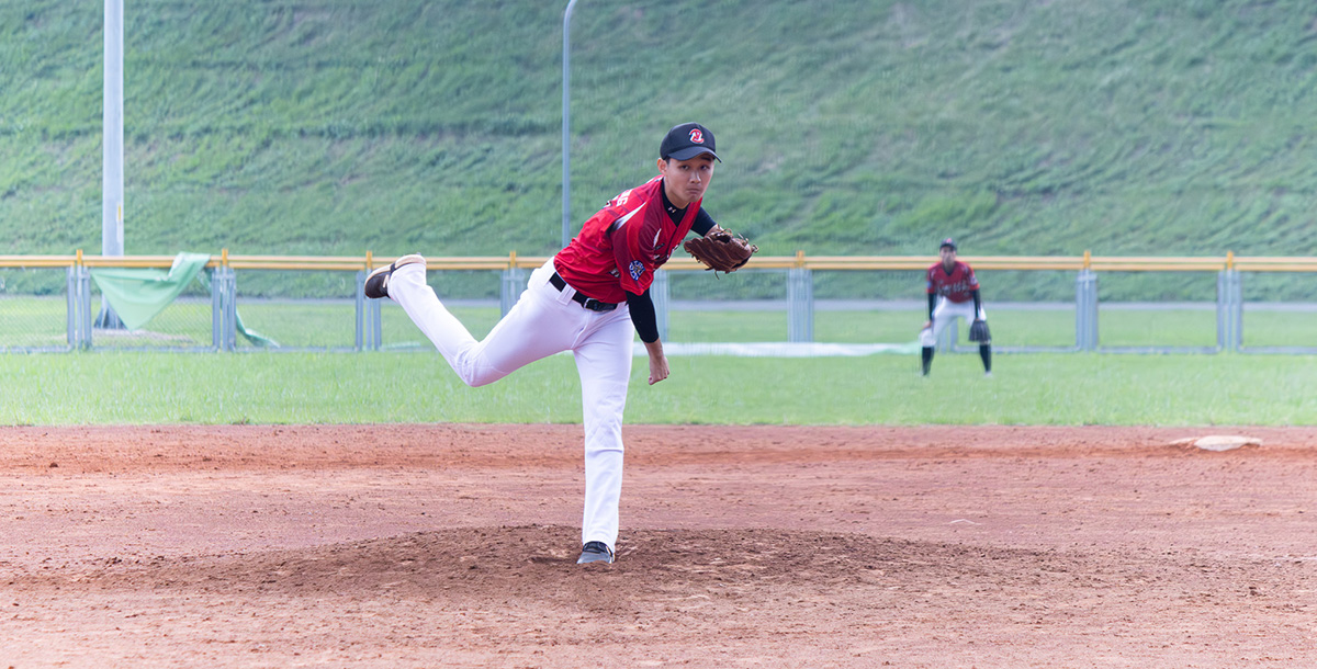 臺師鄭淳豪三局送出四次三振,替球隊止住失分潮。攝/周依柔