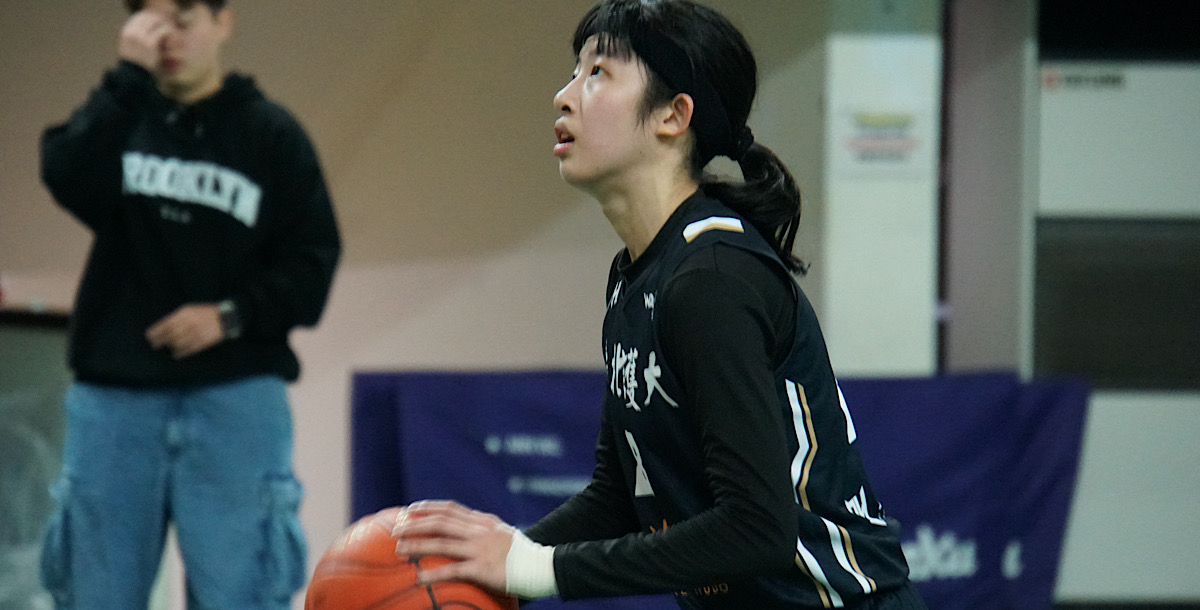 北護闕千菲屏氣凝神站上罰球線。攝/石珮琪