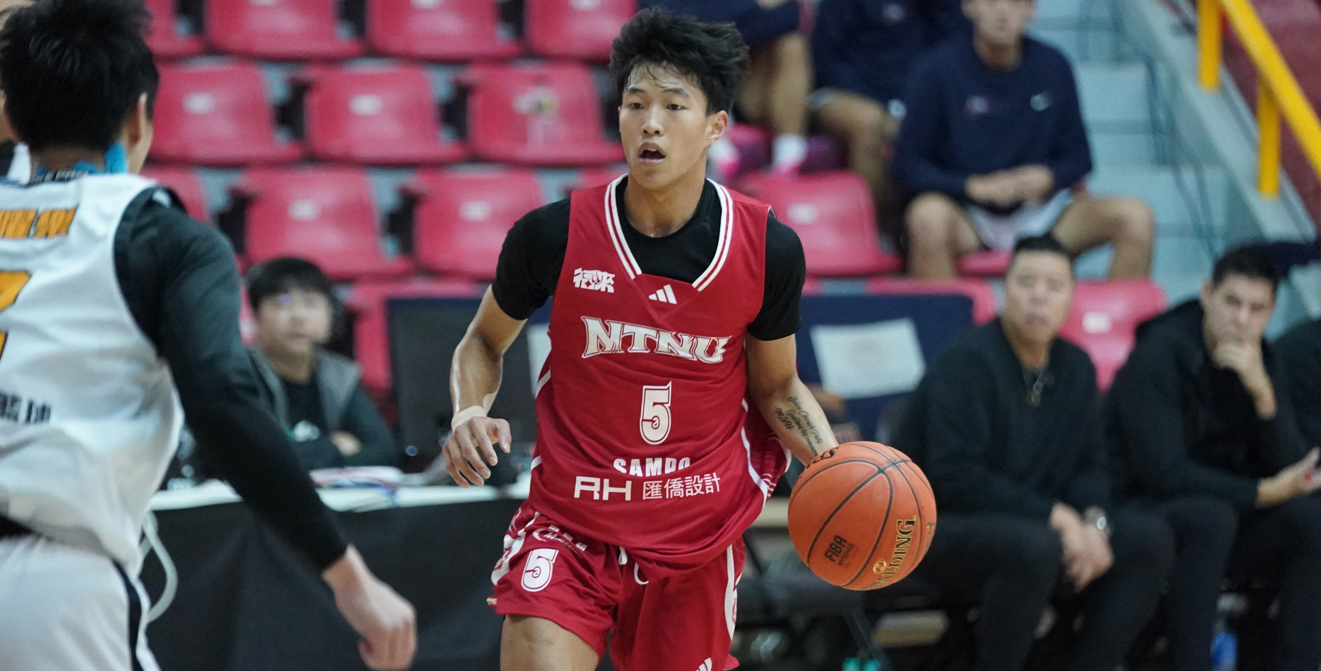 臺灣師大莊杰閎19分7籃板4抄截。攝/大專體總