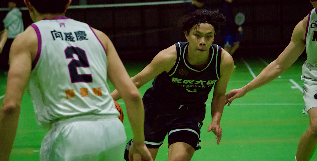 長庚陳宥綸不畏勁敵,仍積極帶動隊伍士氣。攝/孫千筑