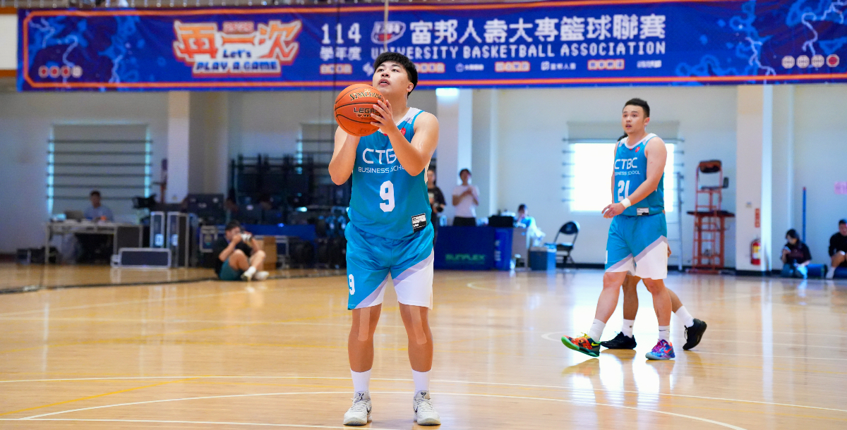 中信隊長楊祐丞多次關鍵外線，鞏固勝利。攝／施浚璿