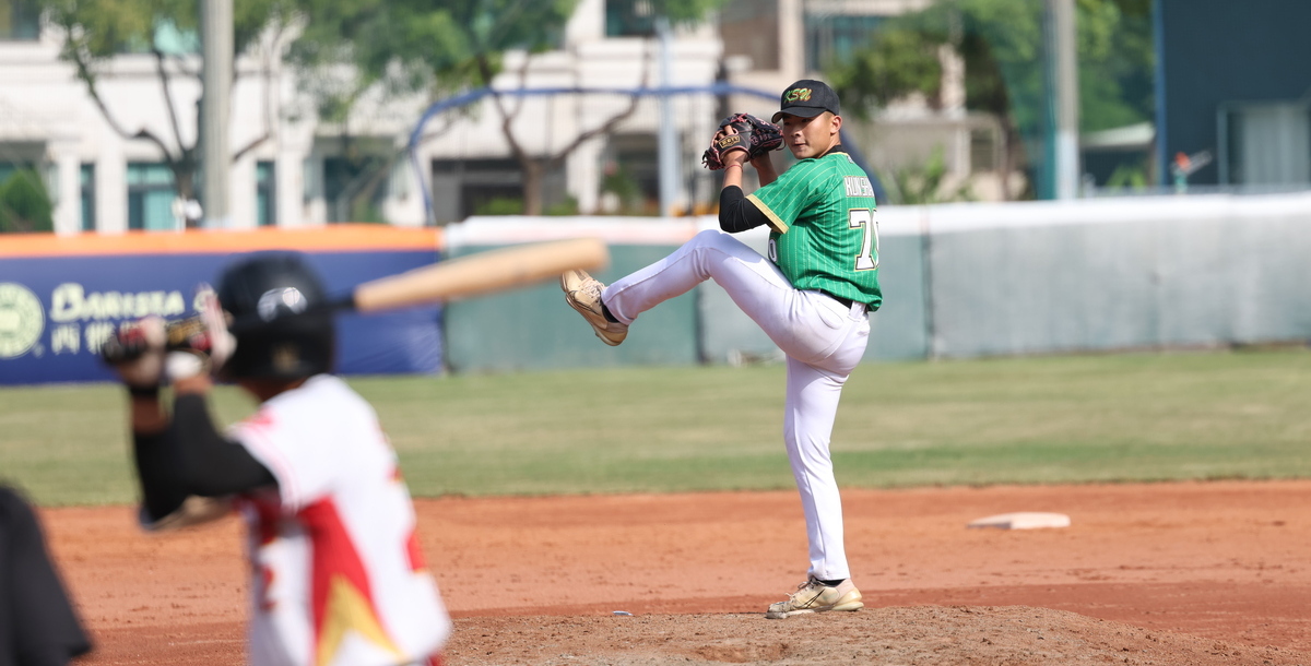 崑山鄭啟弘一夫當關，完投八局僅失2分。攝/林巧晨