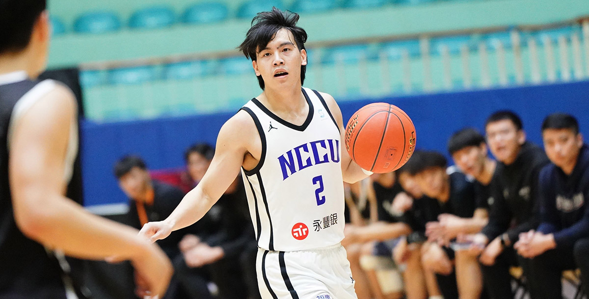 政治大學徐得祈命中3記外線，全場攻下20分。攝/大專體總