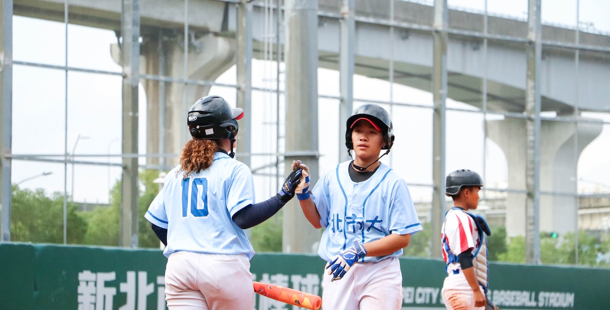 劉詩芸最終戰敲出深遠三安,為北市大奠定勝基。攝/許靜玟