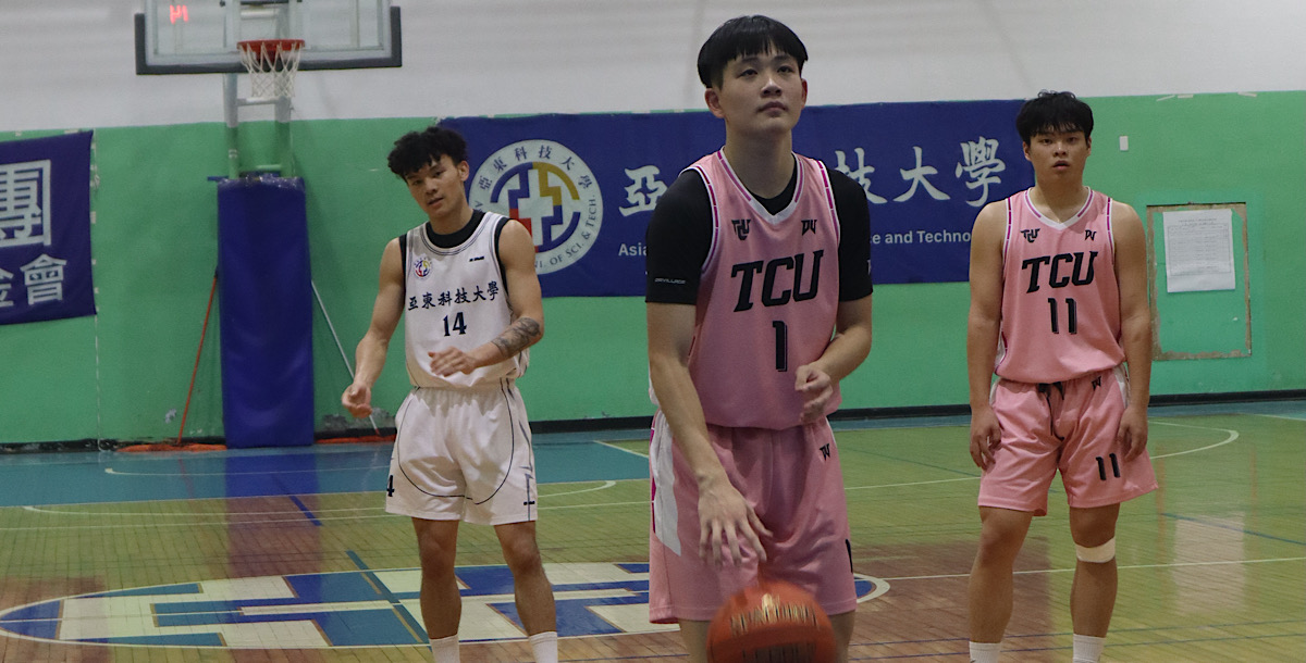 慈濟陳揚軒罰球。攝/王朝麟