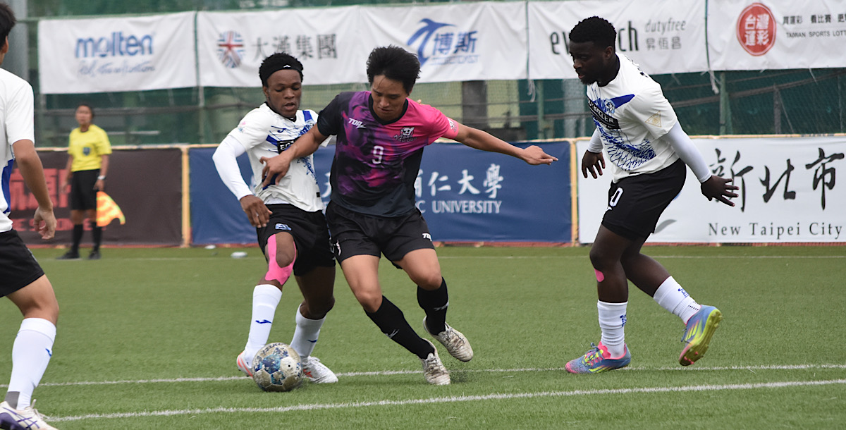 高師林浩民（右二）攝/蔡佩璇