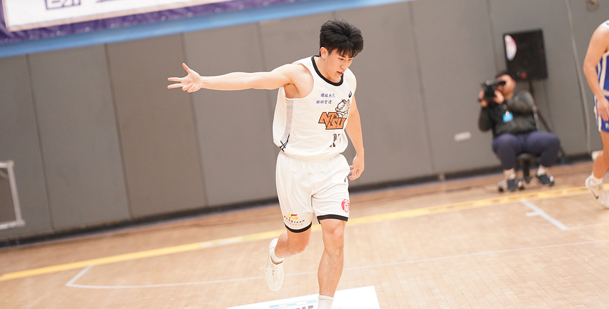 國立體大張祐瑋拿下全場最高17分，外帶7籃板4助攻。攝/大專體總 (另開新視窗)