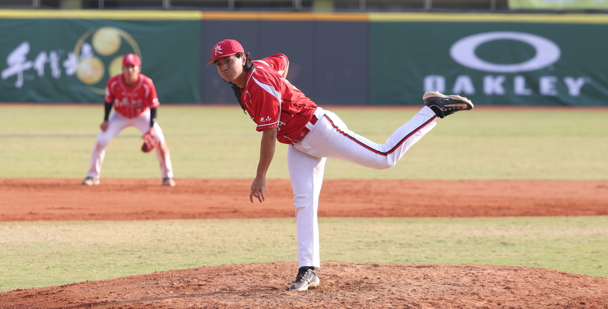 林沅慶於本屆大專棒球聯賽複賽登板投球。攝/林巧晨