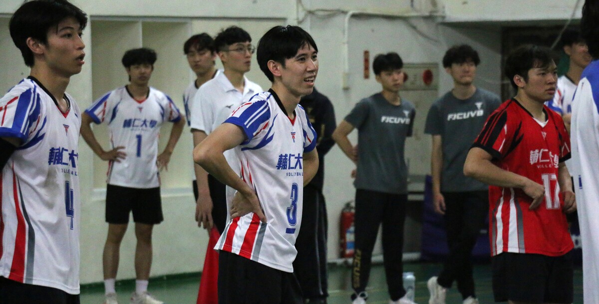 輔大隊長林果(中)帶領球隊逆轉首局。 攝/陳佑嘉 (另開新視窗)