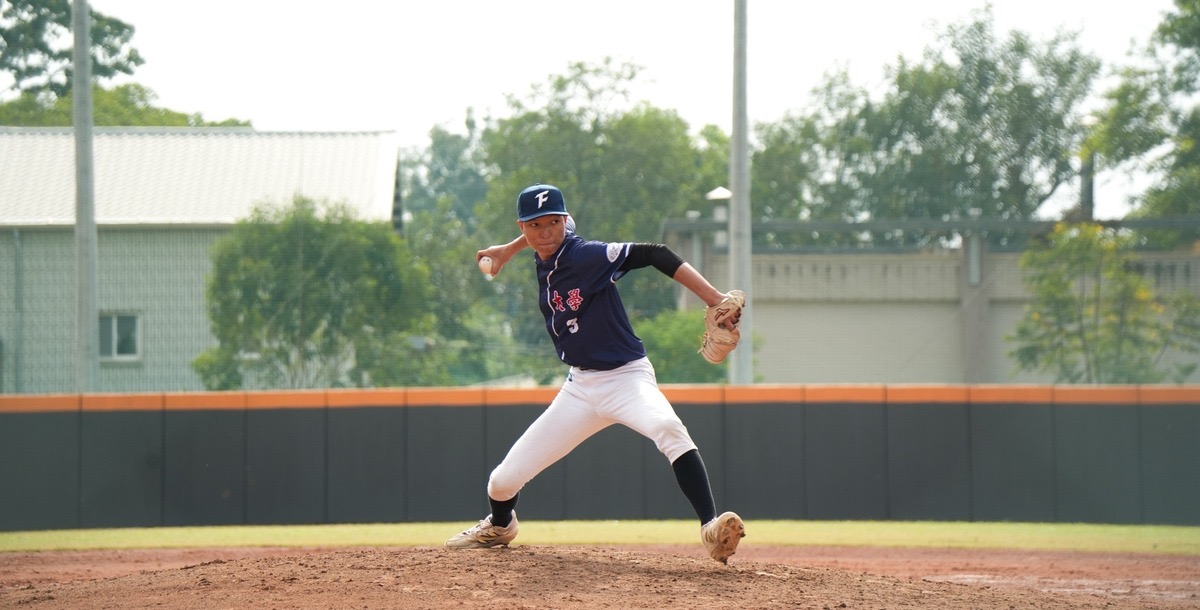 逢甲大一謝承泰僅用17球主投兩局無失分 攝/李昀潔