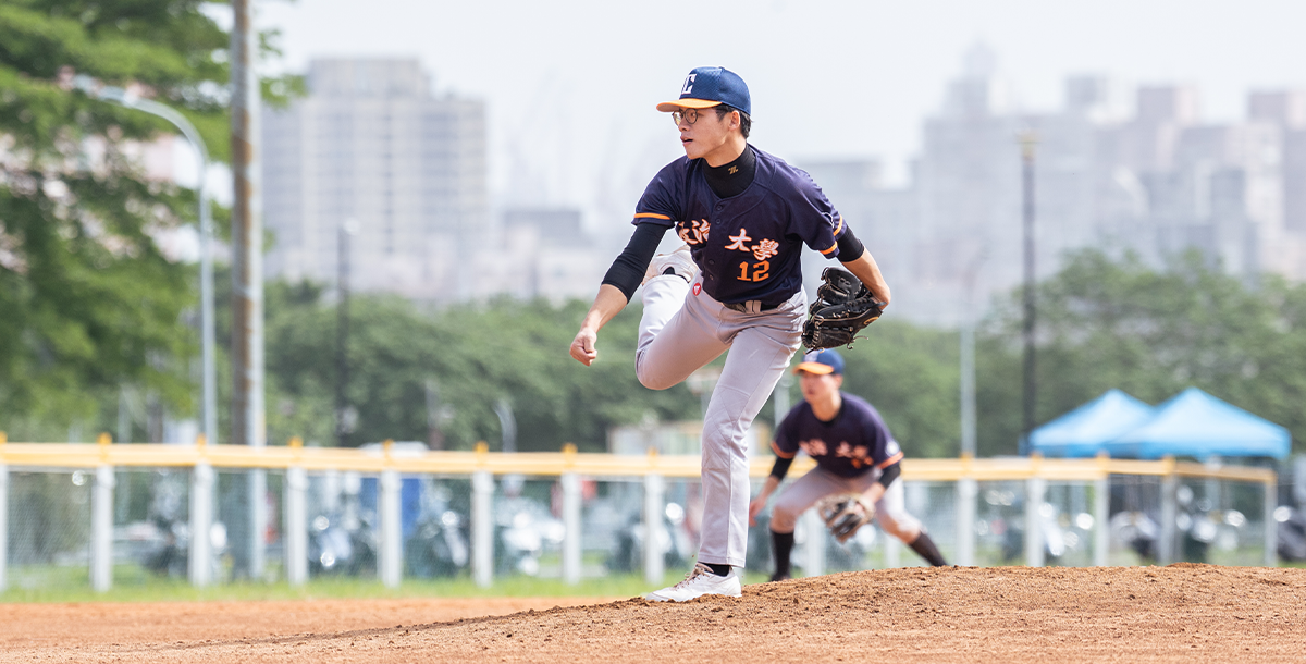 政大洪翊程連續兩天後援成功，帶球隊勇闖冠軍賽。攝/黃斯筠