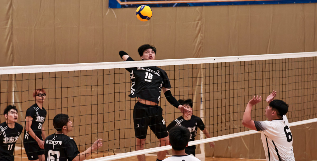 北市大隊長彭彥倫帶領球隊收下勝利。攝/林秀炘 (另開新視窗)