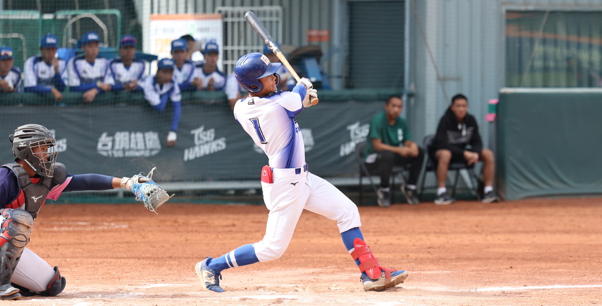 臺體黃念譽於八局下擊出安打，開啟一連串攻勢。攝/林巧晨