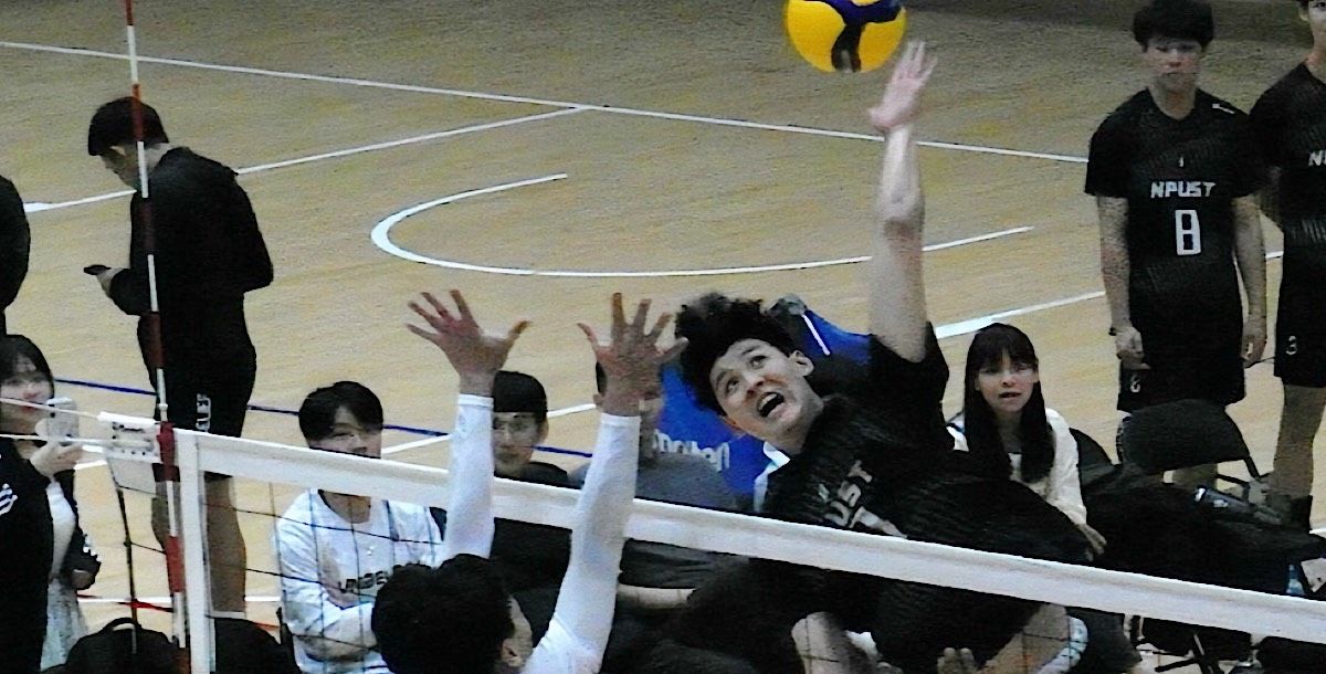 屏科大葉宸安第三局殺球手感火燙。攝/鄭筠穎