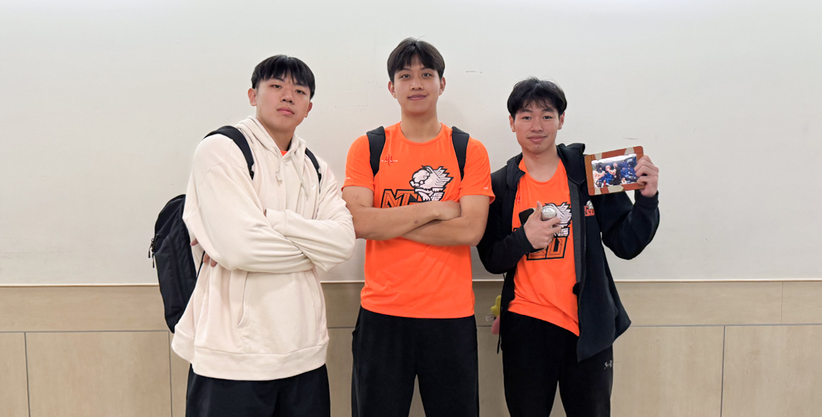 國體王信勝(左)、郭嘉安(中)、李世瑞，完成大學生涯最終章。攝 / SSU特派員 周依柔 (另開新視窗)