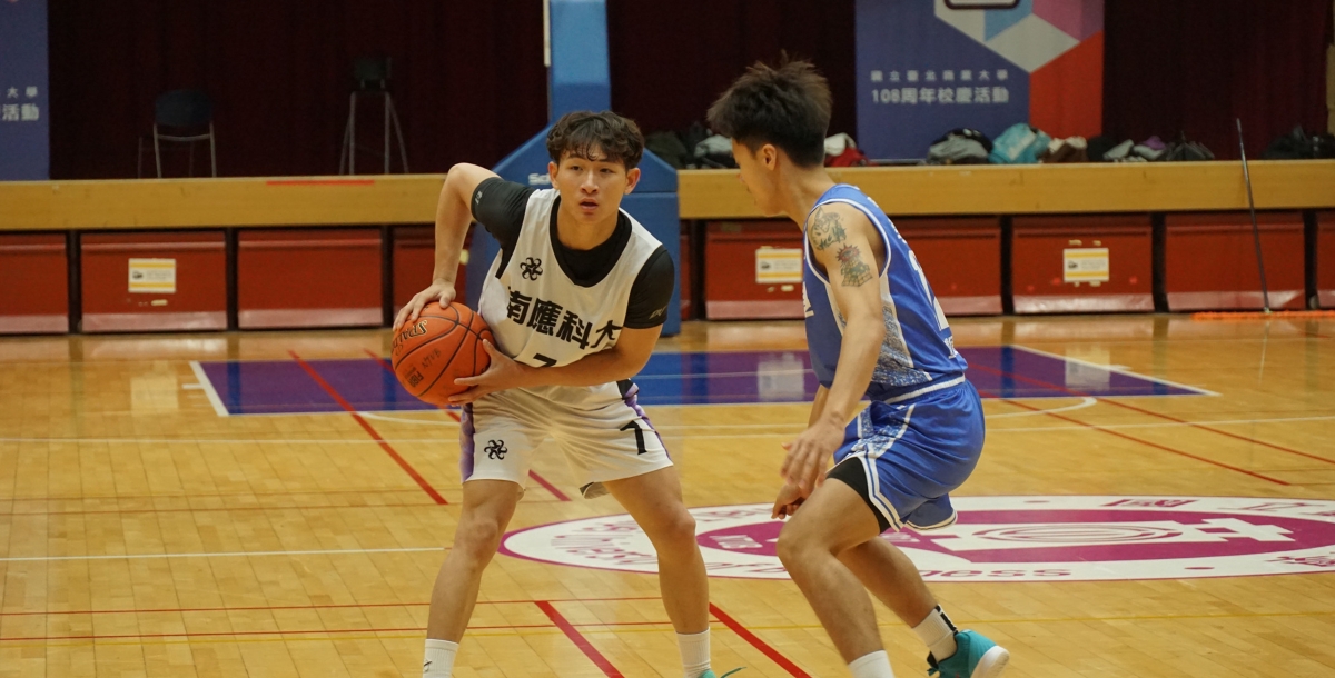 南應黃柏翰(白)為本場得分最高23分。攝/游麗穎