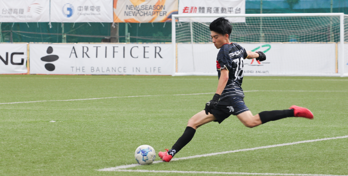樹德守門員近藤駿哉，多次擋下屏大球員的射門。 攝/陳葦澤