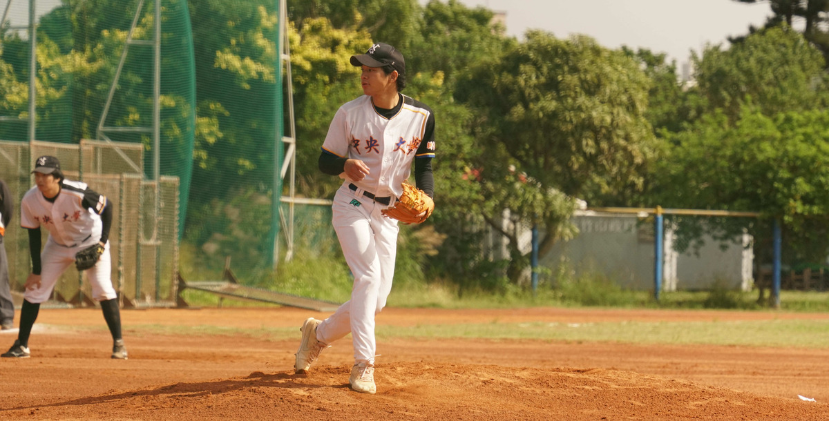 中央先發投手蔡睿中好表現幫助球隊奪勝。攝/林昱丞