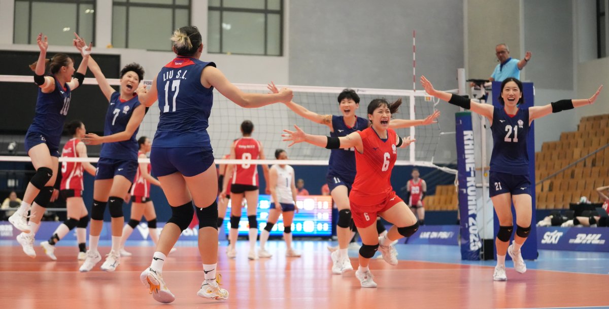 女排上演五局精彩逆轉戲碼，扳倒強敵中國。攝/大專體總