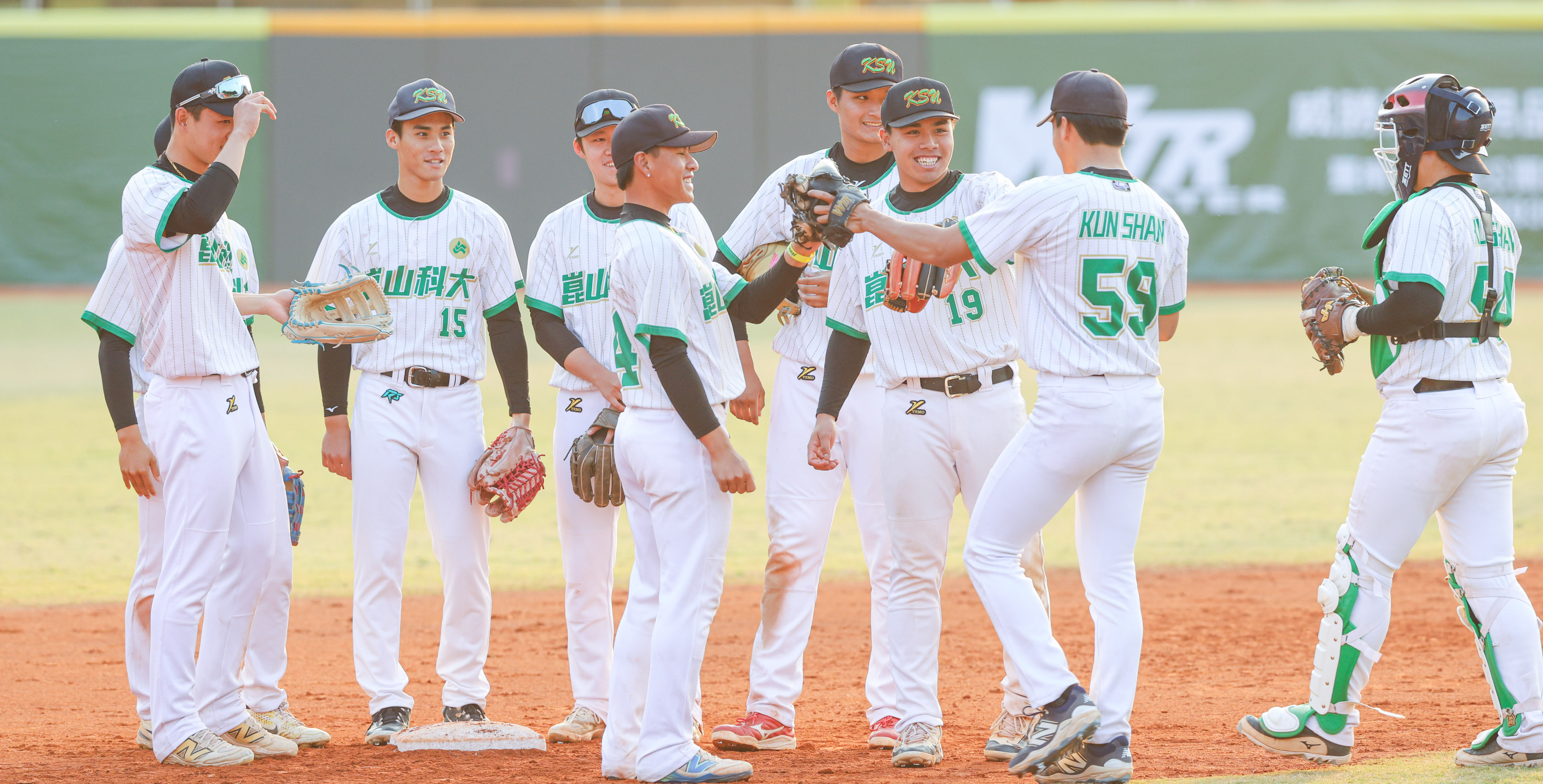 崑山科大8強複賽隊史首勝開張。攝/大會