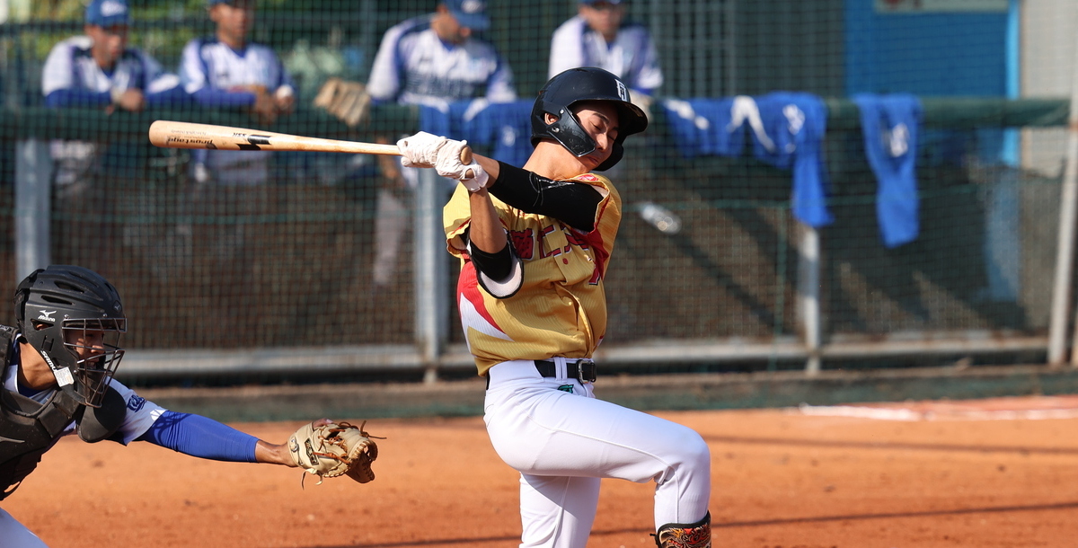 輔大蔡承晉今日手感加溫，擊出三安帶有兩分。攝/林巧晨