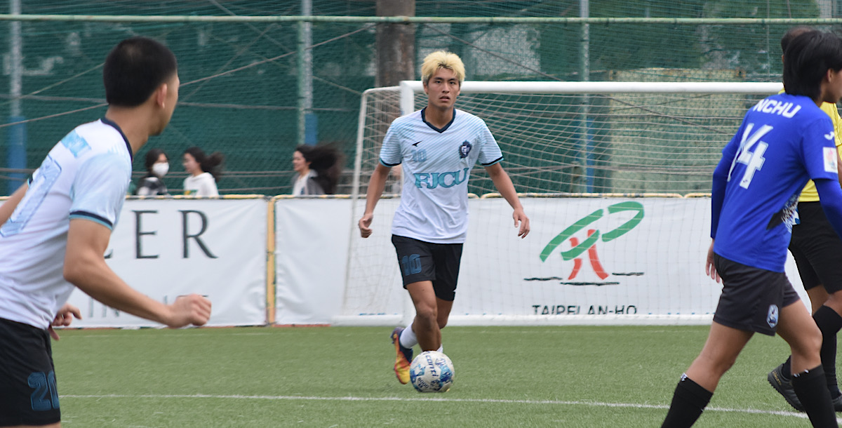 輔大黃偉傑為球隊進攻主力。攝/蔡佩璇