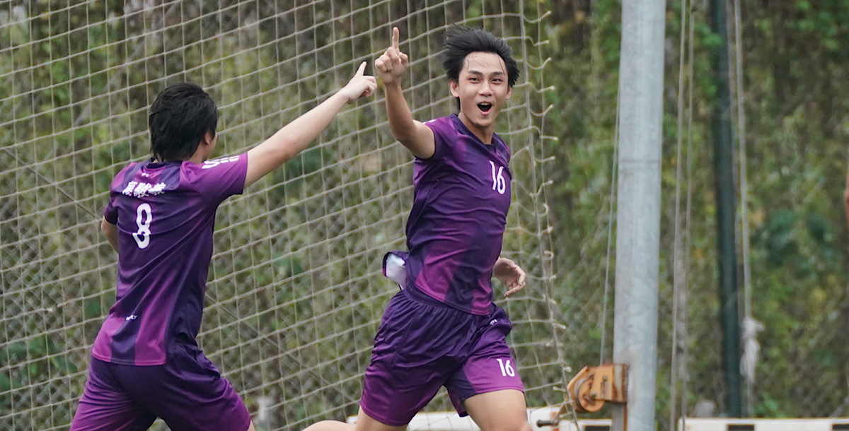 清華許善傑（16）踢進冠軍戰全場唯一的致勝球。攝/大專體總 (另開新視窗)