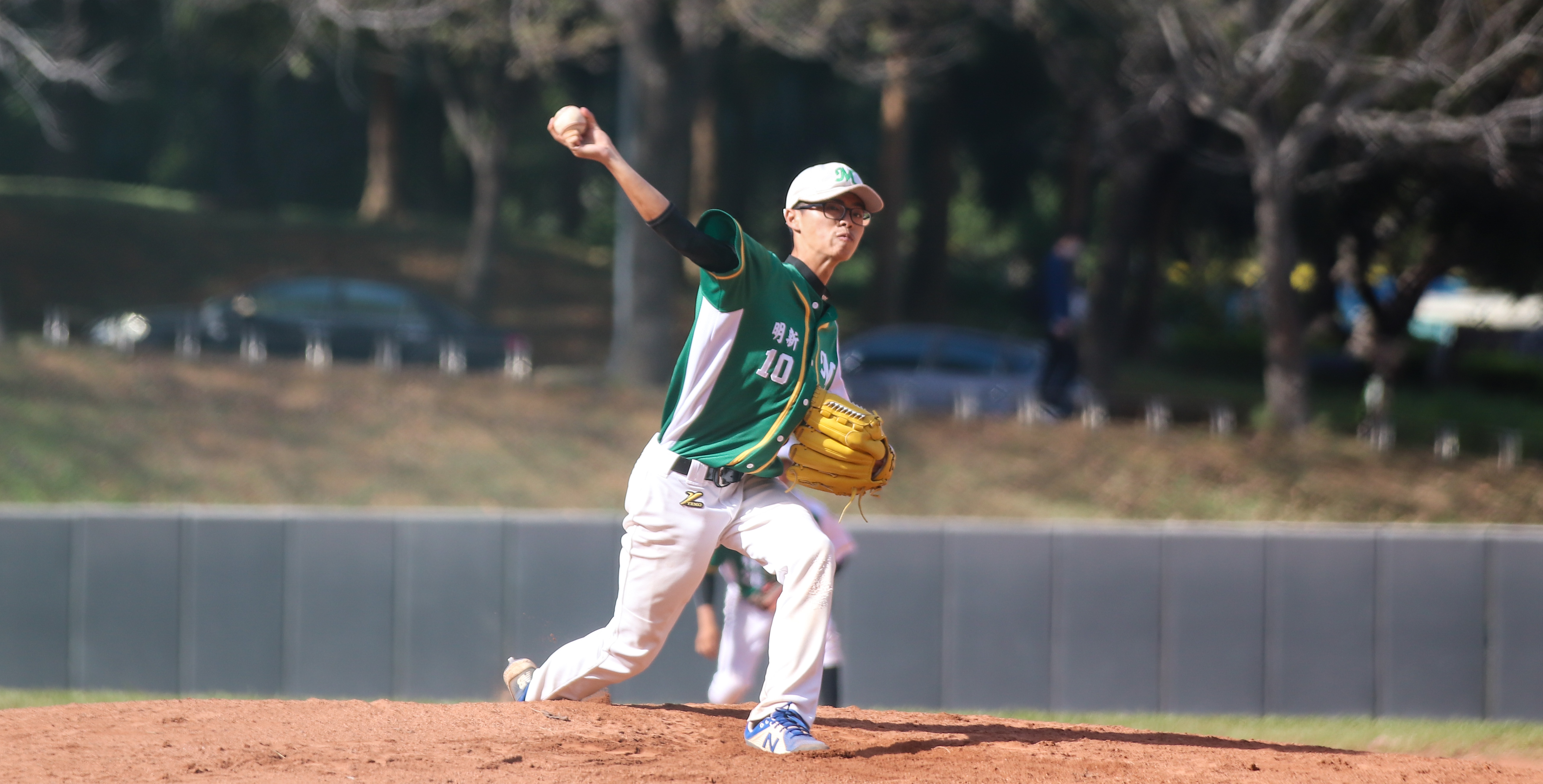 明新科大先發投手鄭丞勛完投7局奪勝。攝/許甄玲