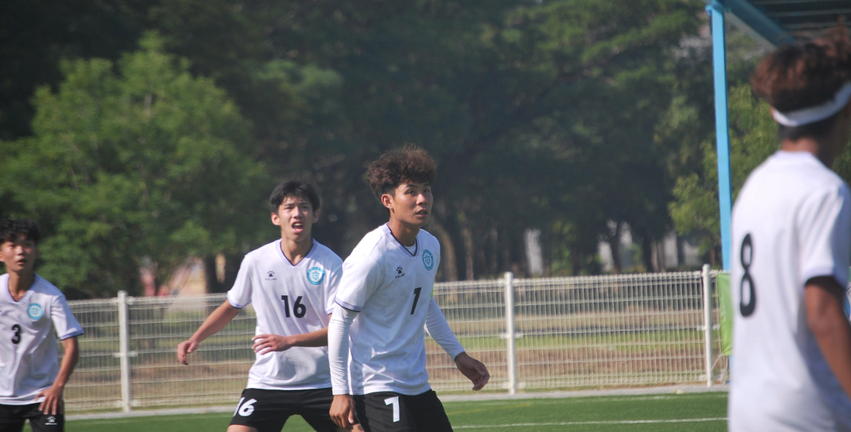 同為隊長的東大劉兆騰(7)場上積極喊話，帶動士氣。攝/吳妤宸