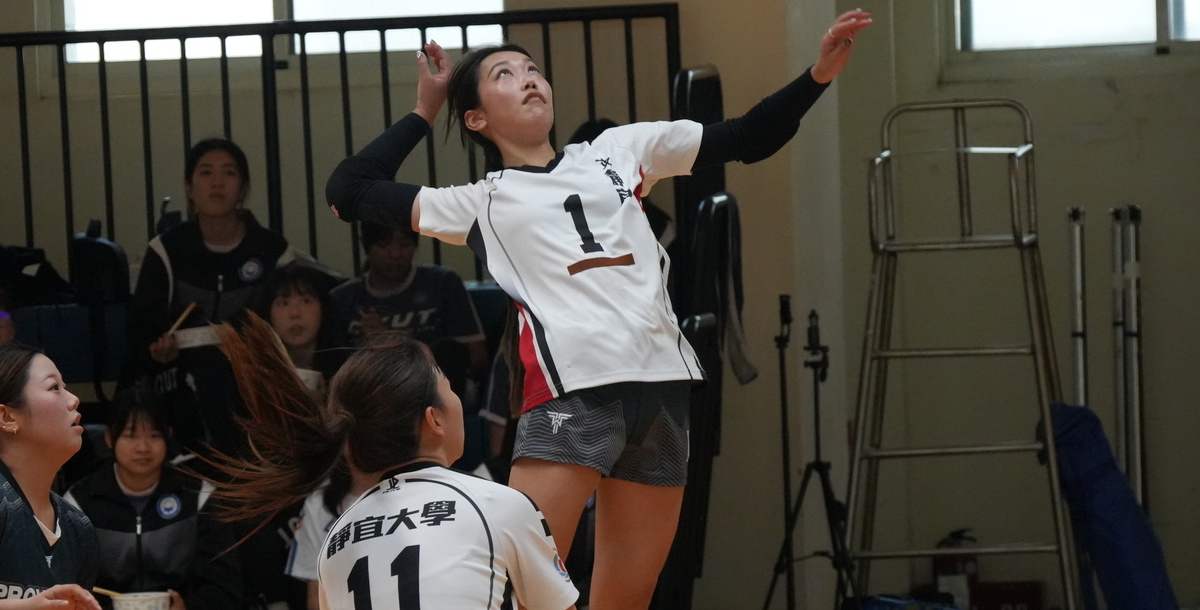 靜宜隊長安藤左友希第五局關鍵重扣收下勝利。攝/游之睿 (另開新視窗)