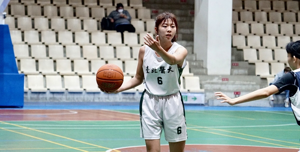 北醫李虹儀今日拿下15分，帶領全隊穩住領先局勢。攝/蔡佑涵