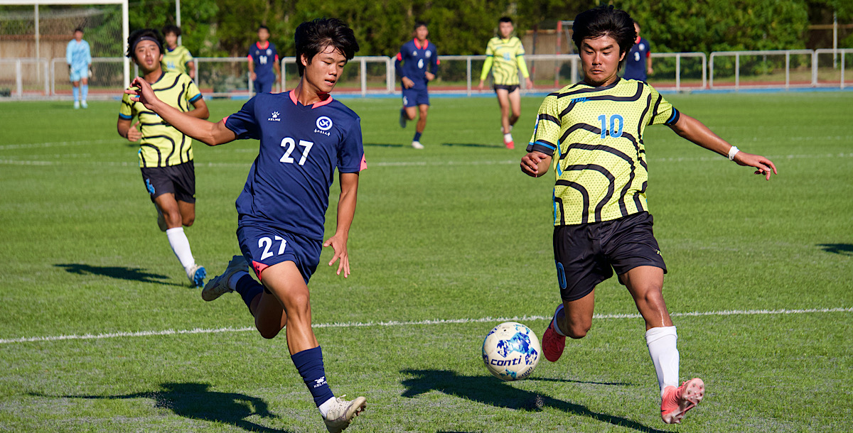 義守千葉啓太積極爭搶球權，為隊伍創造進攻機會。攝/孫千筑