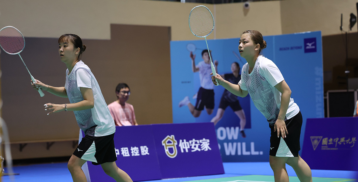 僑光林家旗（右）和劉祐岑拿下女雙冠軍。攝/大會