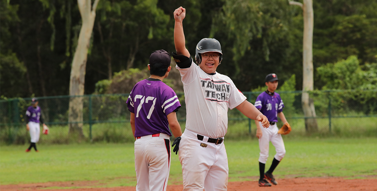 臺科劉士豪五局下三壘安打帶起全隊士氣。攝/曾泓睿